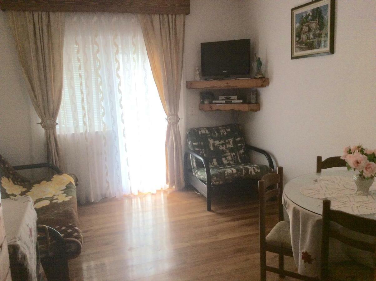 Apartman Nadia Karlobag Ngoại thất bức ảnh