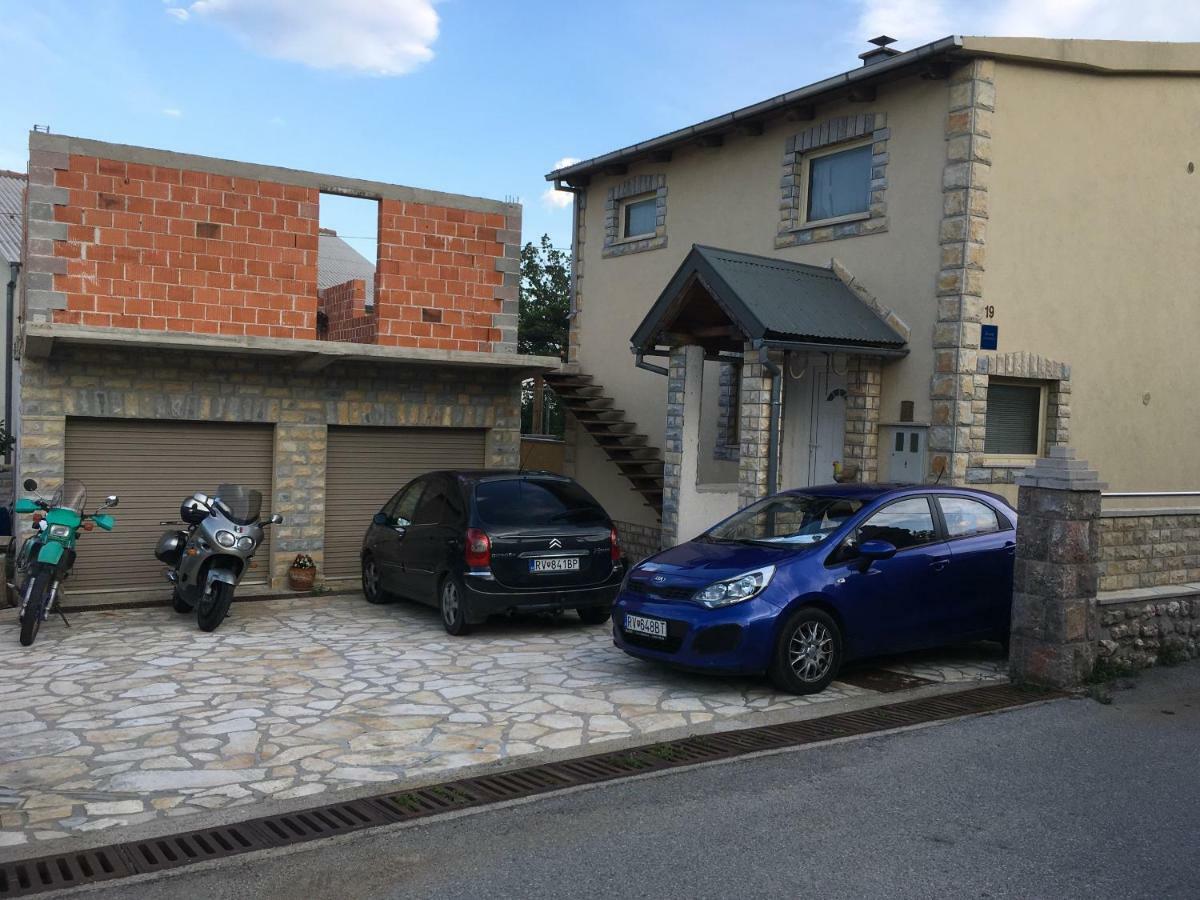 Apartman Nadia Karlobag Ngoại thất bức ảnh