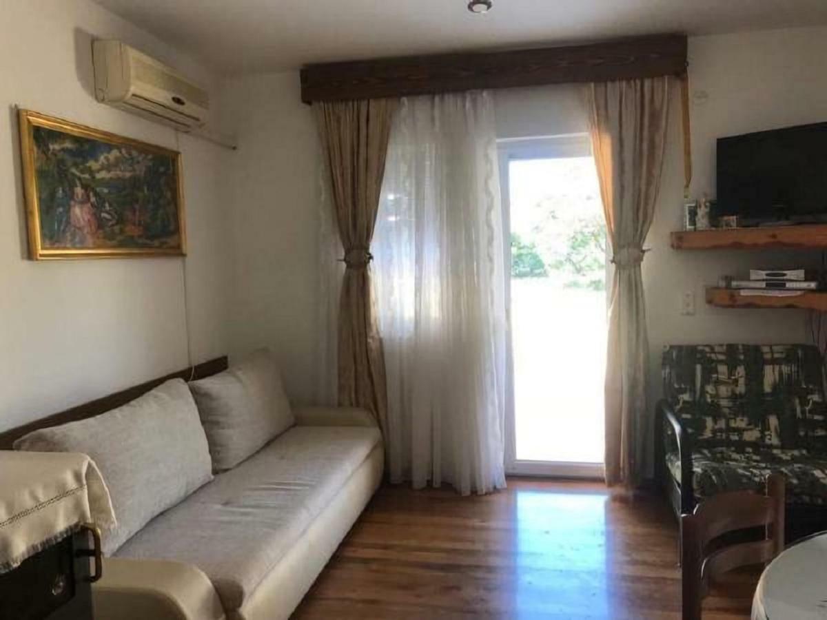 Apartman Nadia Karlobag Ngoại thất bức ảnh