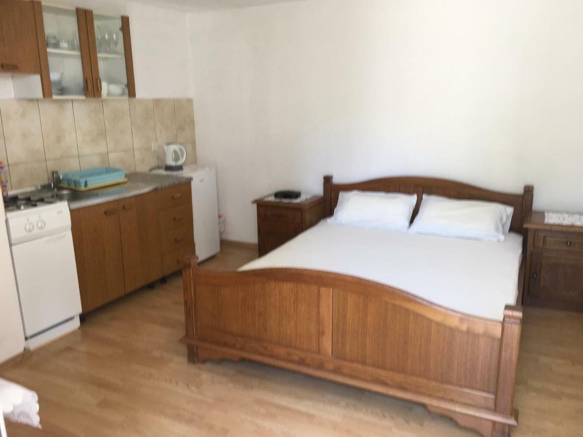 Apartman Nadia Karlobag Ngoại thất bức ảnh